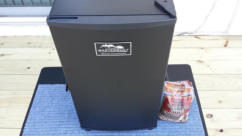dehydrator with wood chips